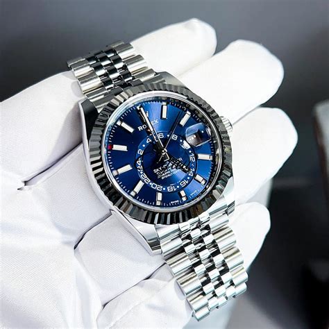 prezzo rolex sky dweller acciaio|rolex sky dweller blue oyster.